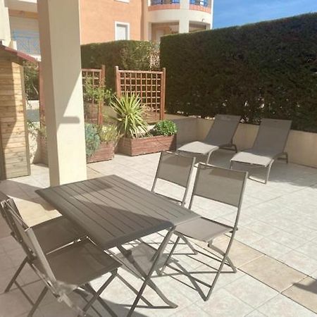 Appt 2 Pieces Port Frejus - Mega Terrasse + Garage Appartement Buitenkant foto