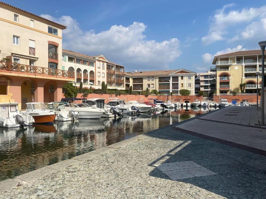 Appt 2 Pieces Port Frejus - Mega Terrasse + Garage Appartement Buitenkant foto