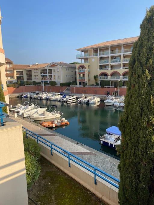 Appt 2 Pieces Port Frejus - Mega Terrasse + Garage Appartement Buitenkant foto